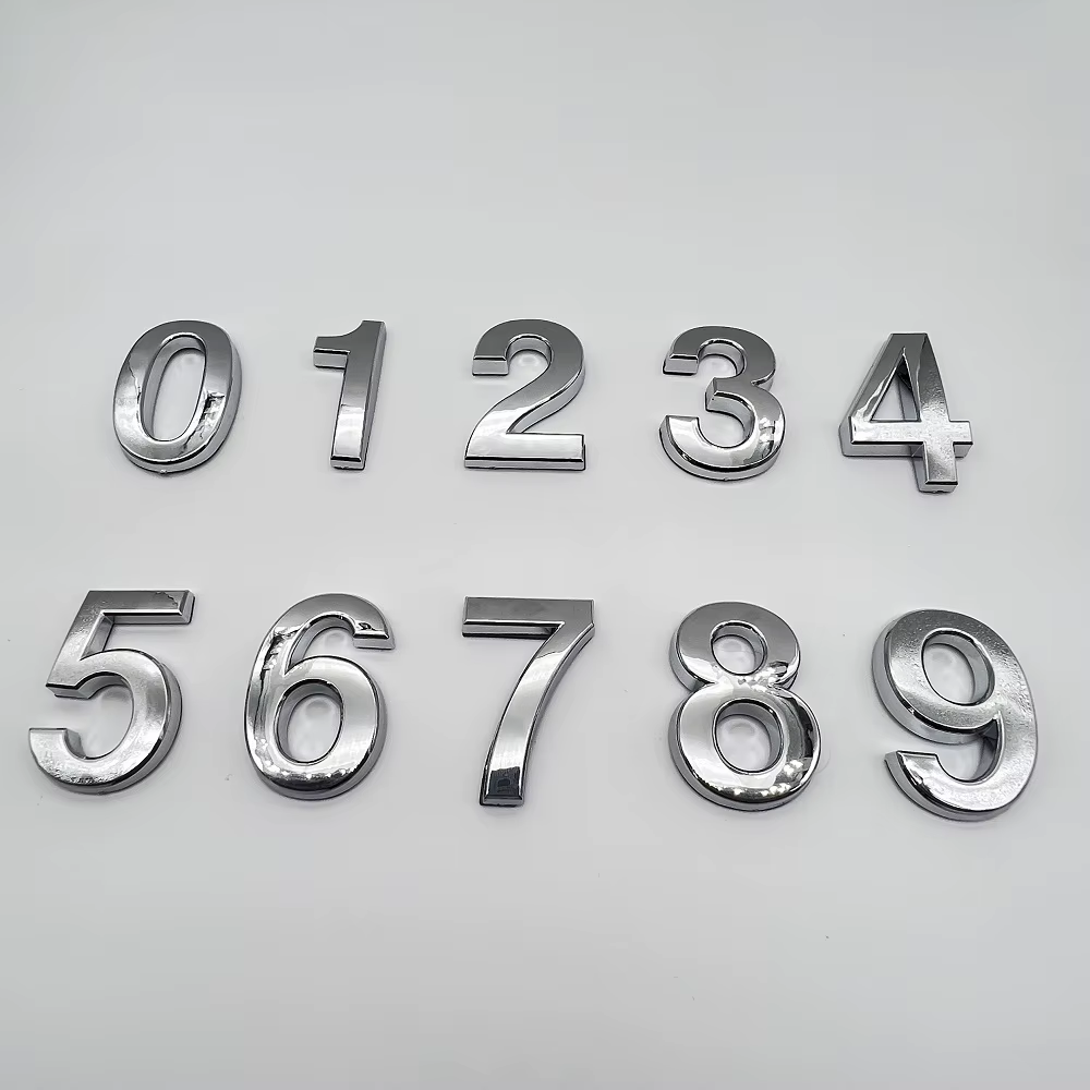 מספרי בית אוניברסליים עבור דלת במספר צבעים